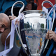 Illustration for article titled Zinedine Zidane, The Perfect Real Madrid Manager, Left In Perfect Style